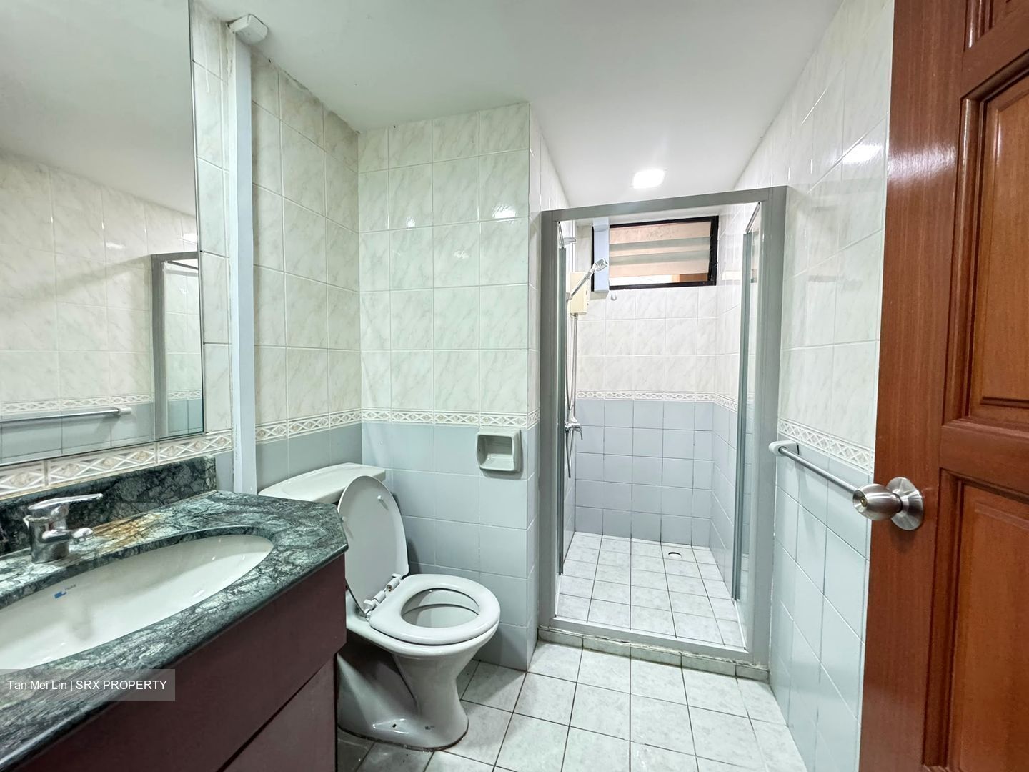 Simsville (D14), Condominium #637914151